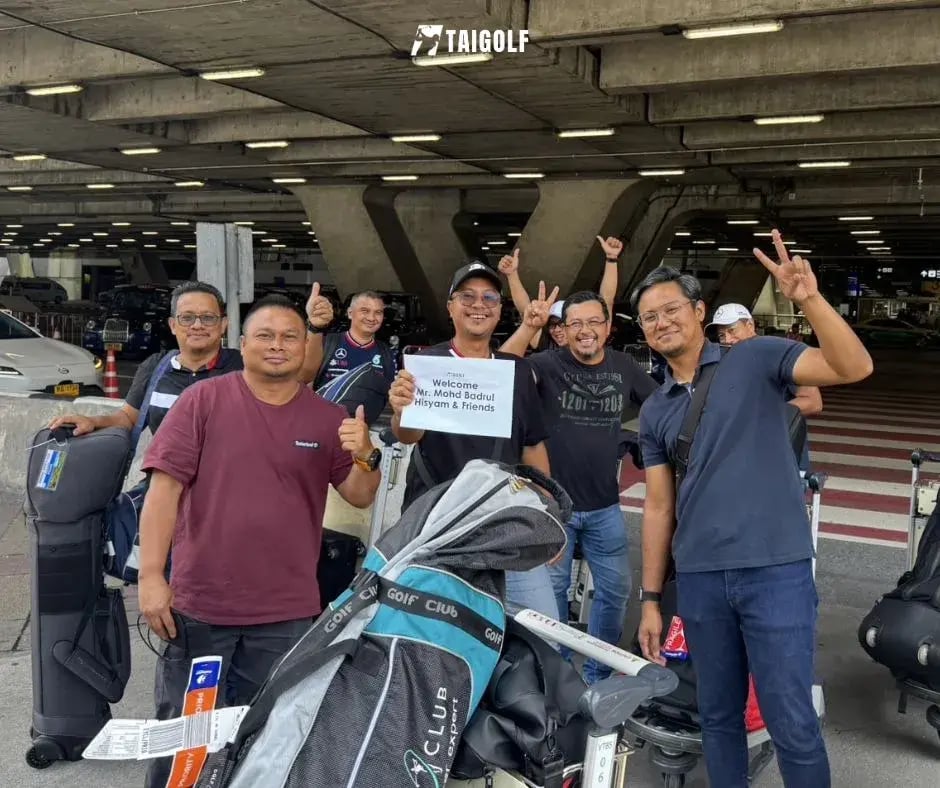 Happy Taigolf's customers at Bangkok airport